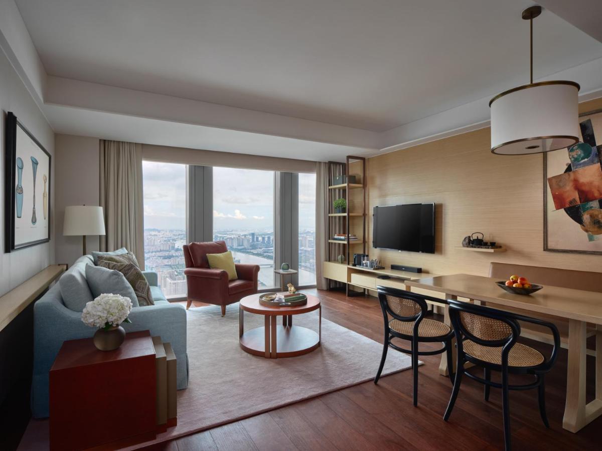 Rosewood Guangzhou, Enjoy Free Shuttle Bus Service Between The Hotel And The Canton Fair Complex During The Canton Fair Exteriör bild